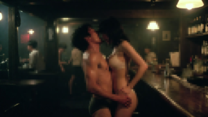 ハプニングバーって何するの？客層やルール・実態を元ハプバー店員に聞いた