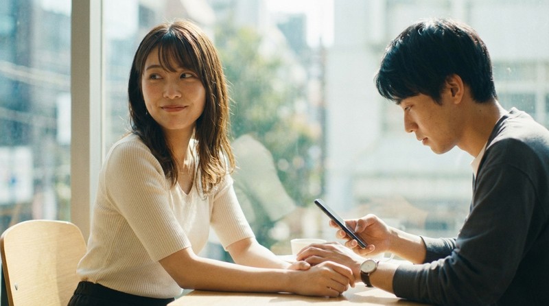 関係を曖昧にするシーンのイメージ写真