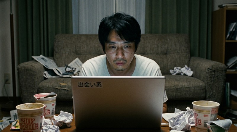 掲示板に投稿しただけで終わっているシーンのイメージ写真